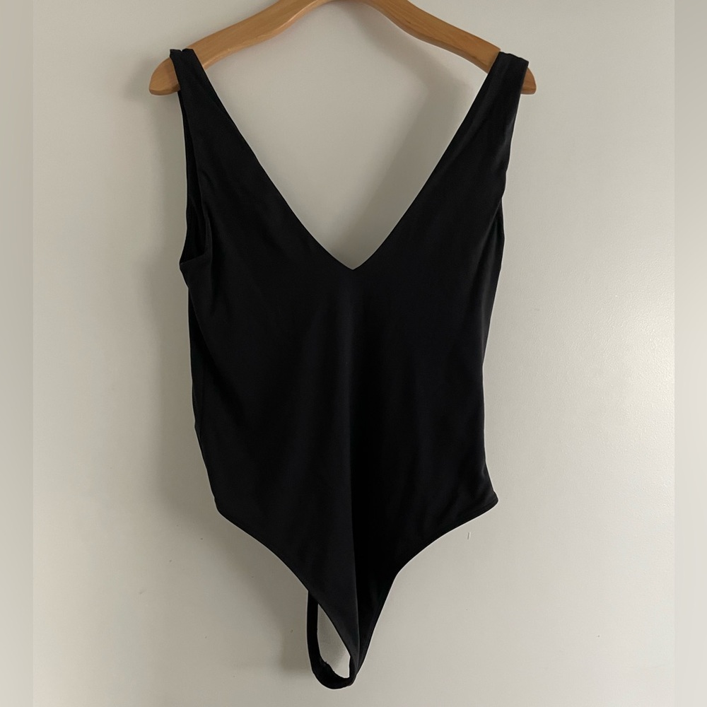 Contour plunge bodysuit - Picture 3 of 3